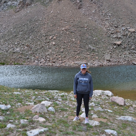 Meet your Posher, Naomi - Picture 3 of 3